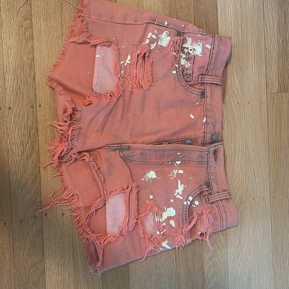 PINK 501 LEVI’S DENIM SHORTS size 26 - Picture 2 of 4
